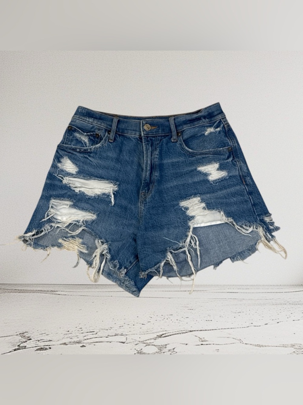 American Eagle Outfitters Women's Highest Rise Distressed Boyfriend Shorts Sz 2